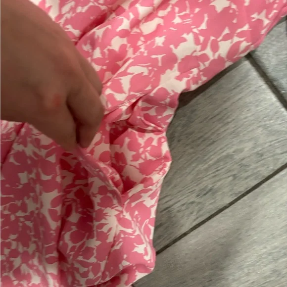 1. State Tiered Bubble Sleeve Dress in Pink & White with Pockets Size Medium - Picture 8 of 12